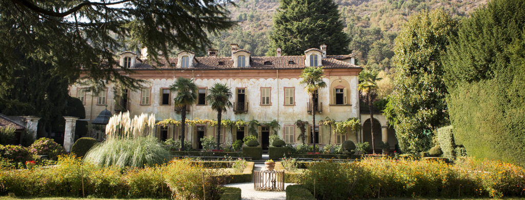 Veduta di Casa Lajolo dimora storica con giardino a Piossasco in Piemonte